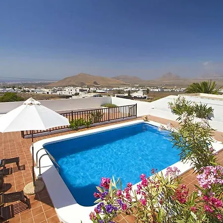 Sleeps 6 Pool Wifi * Nazaret