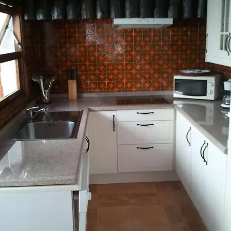 Sleeps 6 Pool Wifi Villa