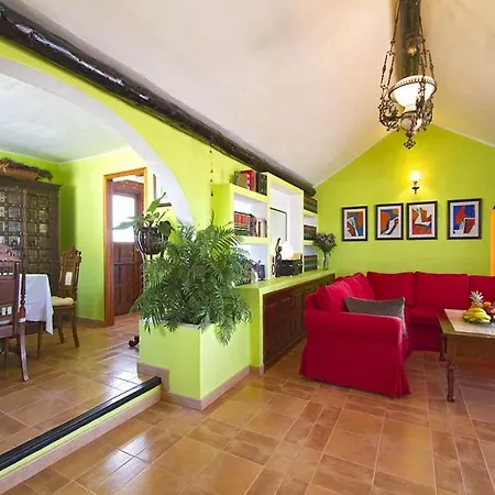 Sleeps 6 Pool Wifi Nazaret