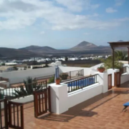 Sleeps 6 Pool Wifi Villa *