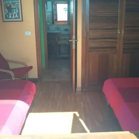 Villa Sleeps 6 Pool Wifi