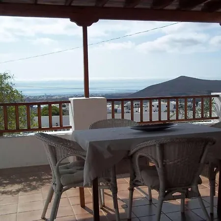 Villa Sleeps 6 Pool Wifi Nazaret