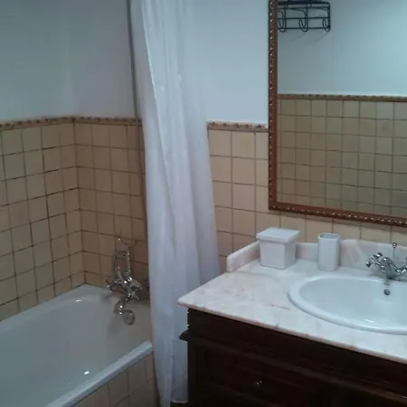 Sleeps 6 Pool Wifi Nazaret