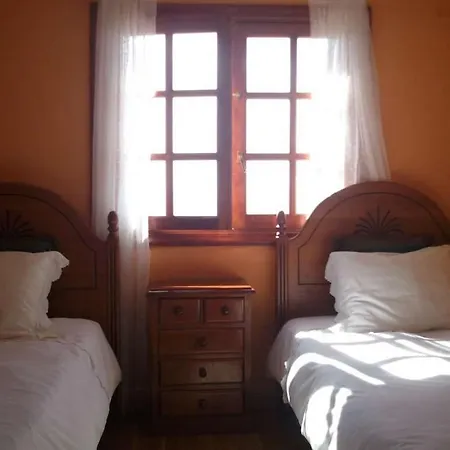Sleeps 6 Pool Wifi Nazaret