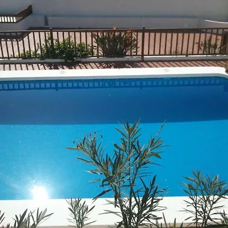 Villa Sleeps 6 Pool Wifi